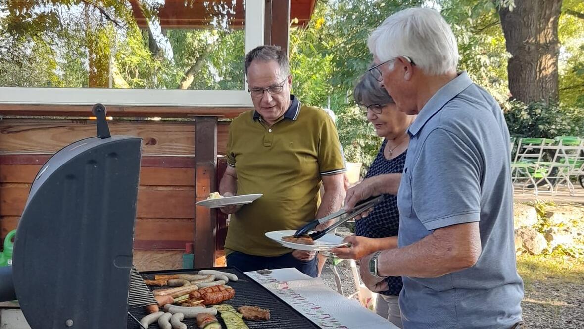 2024-10-12_16-39-50-2024_mitbringgrillen