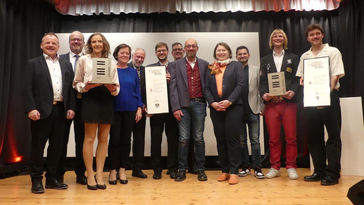 Preisträger des Lachnerpreis 2024 (Theater Oberpeiching) sowie des Anton-Lachner-Jugendpreis (Haschio & Maxi Dußmann)